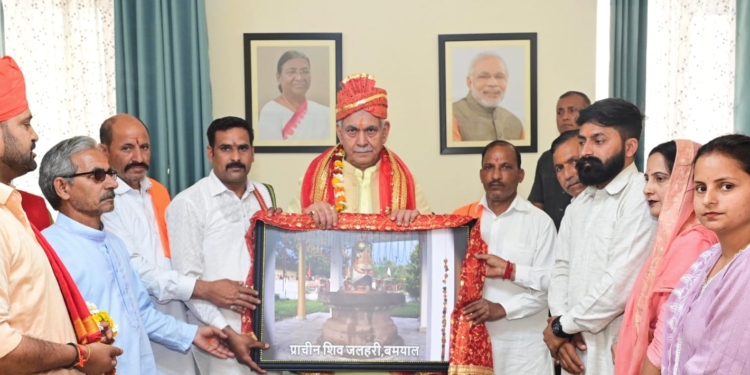 Mata Vaishno Devi Ji Pracheen Marg Shrine Sanstha delegation calls on Lt Governor