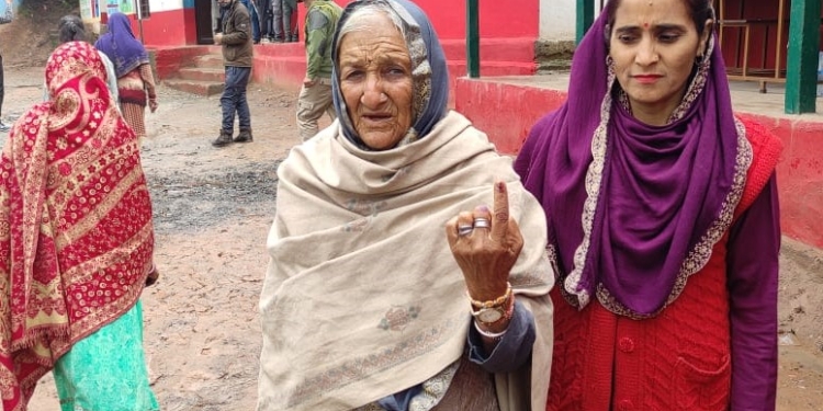 Lok Sabha Elections 2024 Udhampur’s elderly voters show dedication for upholding democracy