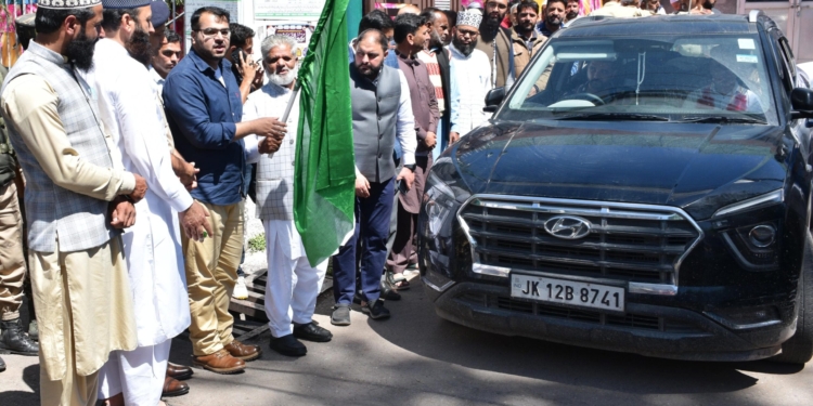 Deputy Commissioner flags off First Batch of Haj Pilgrims from Poonch