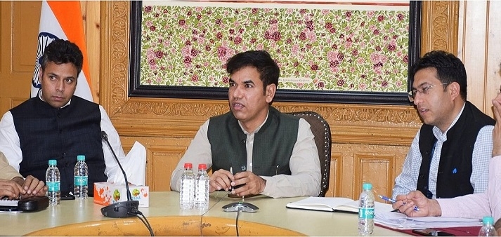Implement intensive measures to curb malpractices & facilitations of tourists: Div Com Kashmir to officers