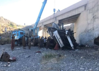 28 killed, over 20 injured in Pakistan bus accident