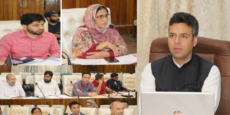 DC Srinagar reviews implementation of PM Vishwakarma scheme