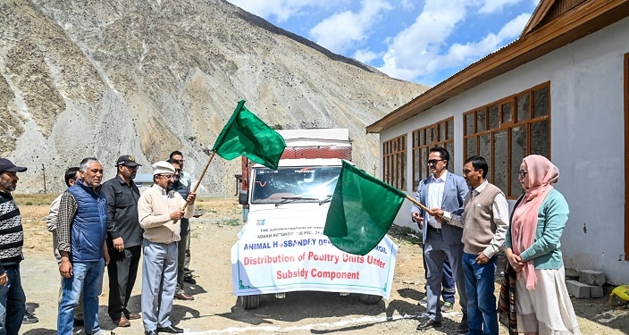 CEC Kargil flags off distribution of poultry units under subsidy component