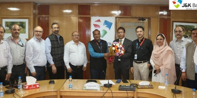 J&K Bank accords warm farewell to its Deputy General Manager
