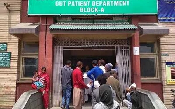 10000 people on daily basis visit SMHS Hospital