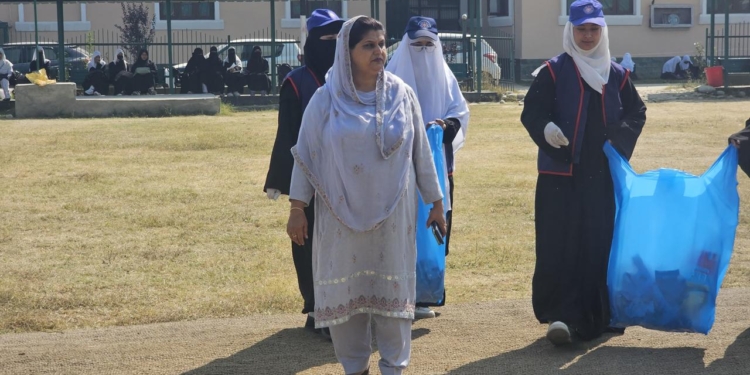 Cleanness drive launched by NSS Units of GDCW Pulwama