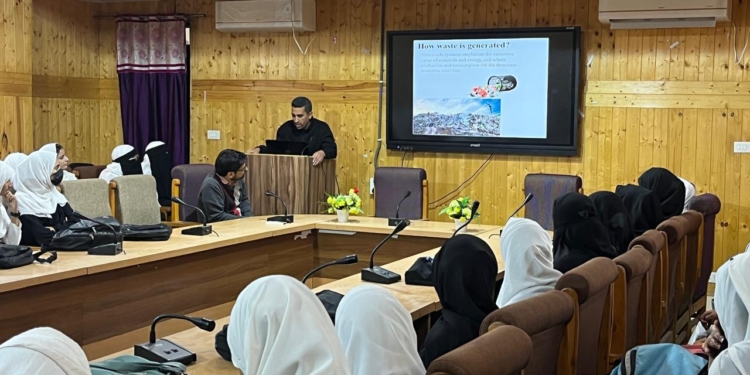 GCW Pulwama organises mega programme on cleanliness