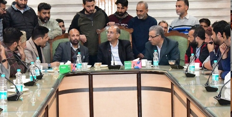 Advisor Nasir Aslam Wani visits Ganderbal; meets several public delegations