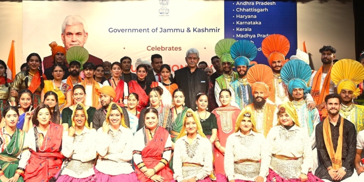 Lt Governor addresses Foundation Day commemorative event of 8 States and 5 Union Territories at Raj Bhawan