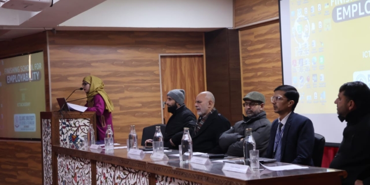 IUST Launches 100-Hour Infosys-AI Training Program
