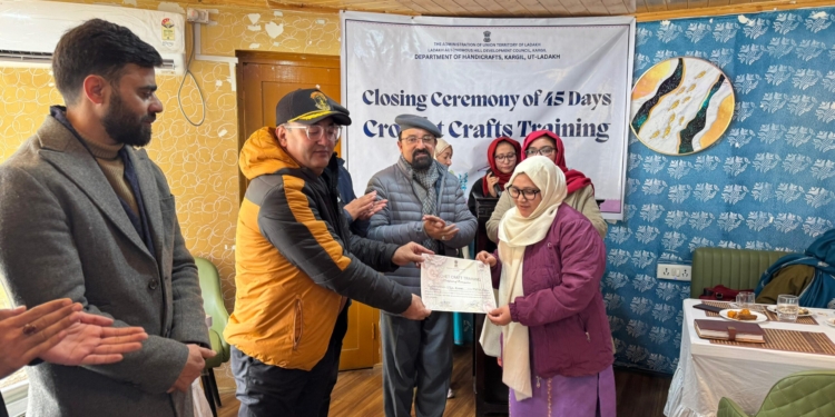 CEC Dr. Akhoon attends closing ceremony of 45-day crochet crafts training in Kargil