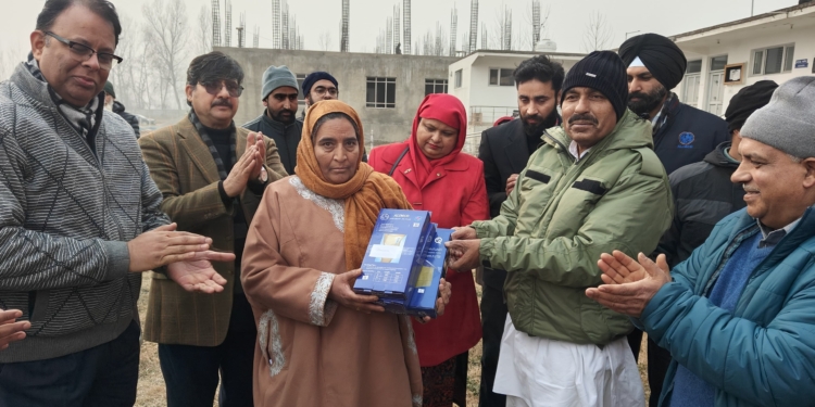 Union Minister of Social Justice and Empowerment Visits CRC Bemina in Srinagar