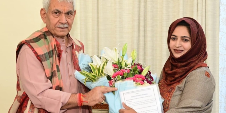 Tazeem Akhter calls on Lieutenant Governor Manoj Sinha