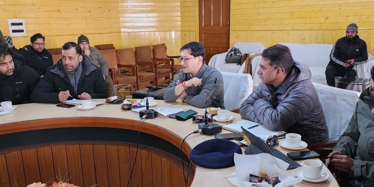 DC Baramulla reviews preparations for 5th Edition of Khelo India-2025 at Gulmarg