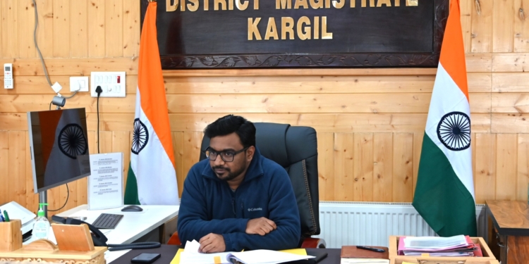 DC Kargil reviews preparations for Republic Day celebration
