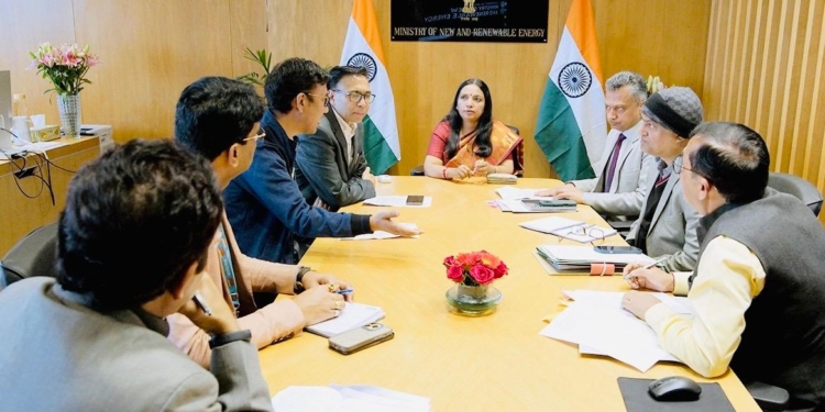 MP Ladakh Mohd Hanefa Jan and EC Er. Punchok Tashi meet Secretary MNRE in Delhi