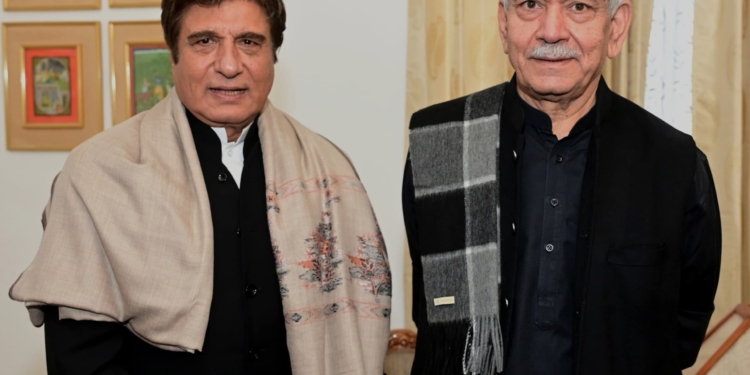 Raj Babbar calls on LG Manoj Sinha