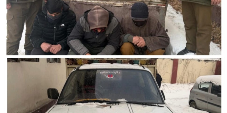 Police seizes illicit timber in Baramulla, 03 arrested