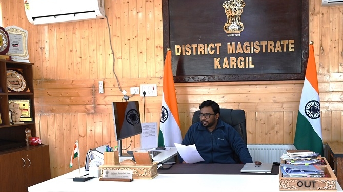 DC Kargil reviews arrangements for upcoming 4th edition of LG Ice Hockey Cup