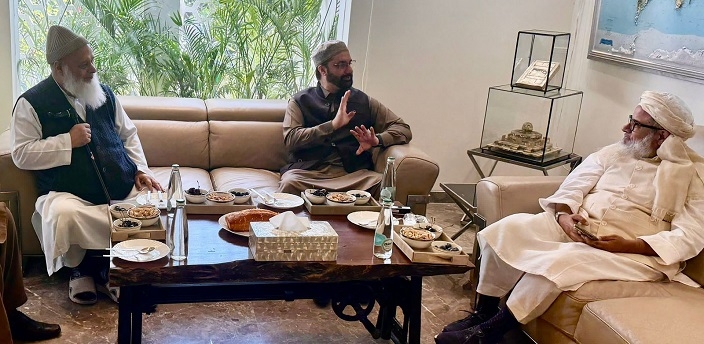 Mirwaiz Umar Farooq Meets Jamiat Ulama-i-Hind President Maulana Mehmood Madni in New Delhi