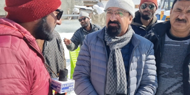 CEC Kargil visits Matayeen Drass to meet families affected by recent fire incident