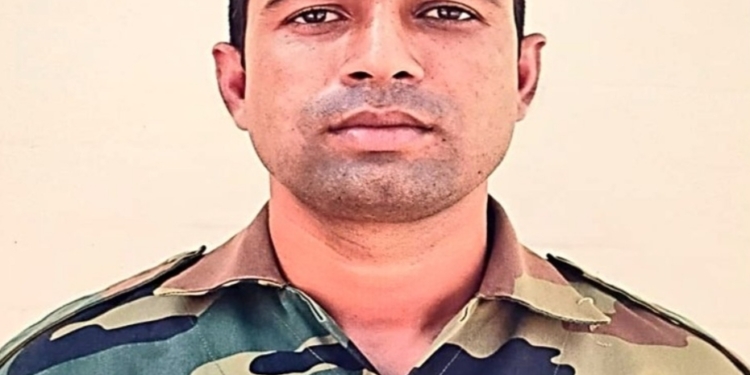 LG Sinha pays glorious tributes to slain Havaldar