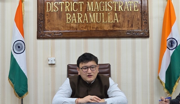 DC Baramulla reviews implementation of PM Vishwakarma scheme