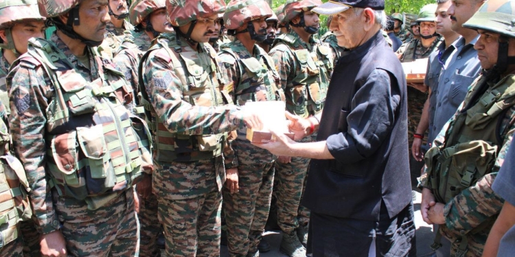 Lieutenant Governor Addresses Soldiers at LoC