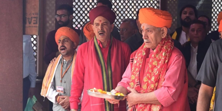 Lieutenant Governor pays obeisance to Mata Kheer Bhawani