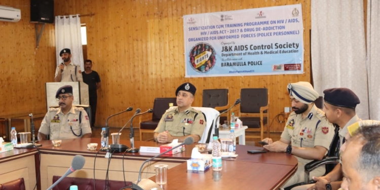 Police organizes awareness cum training programme on HIV/AIDS, drug de-addiction in Baramulla