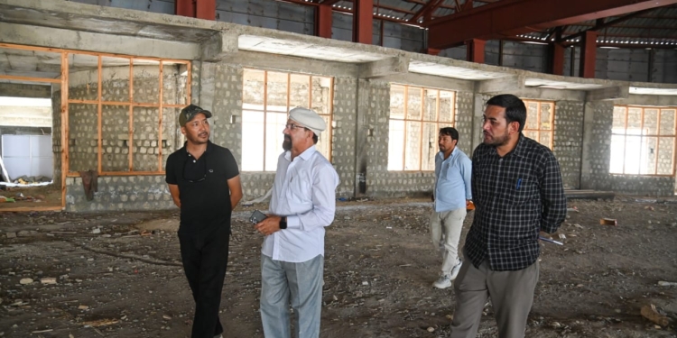 CEC Kargil Dr. Jaffer Akhoon Reviews Conference Hall Construction at Council Secretariat