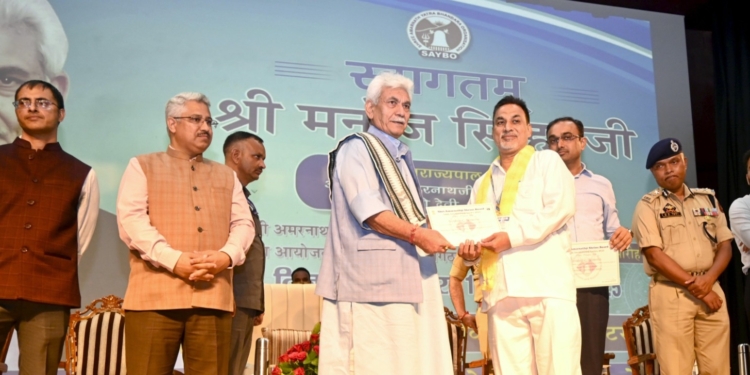 Lieutenant Governor felicitates Langar Organisations for their significant contribution during Shri Amarnath Ji Yatra-2025