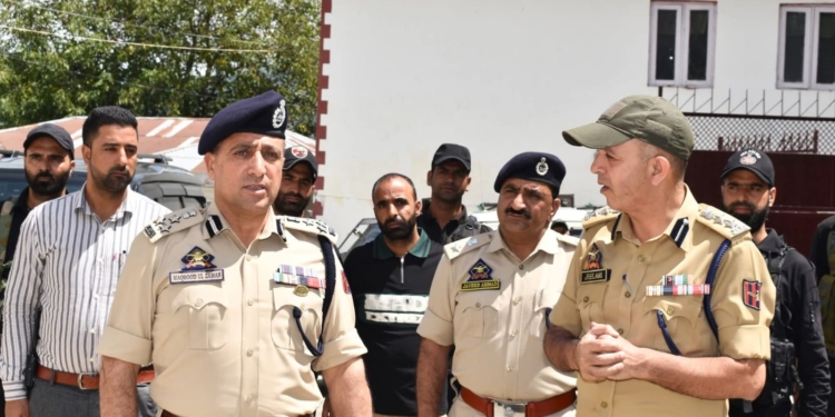 DIG North visits Kupwara to take stock of counter-terrorism efforts