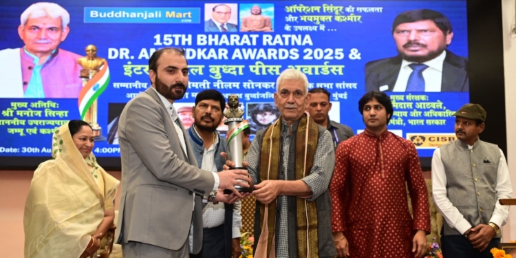 Lieutenant Governor felicitates the Awardees of International Buddha Peace and Bharat Ratna Dr. Bhim Rao Ambedkar Awards at Srinagar