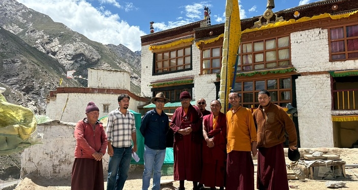 EC Punchok Tashi visits Barden monastery