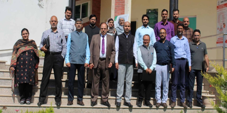 IUST Holds First Advisory Committee Meeting for University Outreach Programme