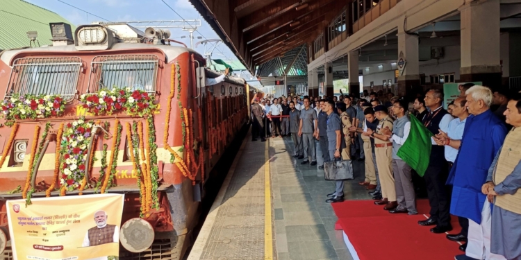 Lieutenant Governor flags off first dedicated Parcel Train from Budgam to Adarsh Nagar Delhi