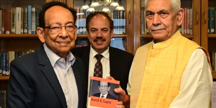 Dr. Harsh K. Gupta and Prof Shakil Romshoo calls on LG Sinha