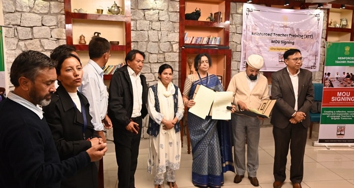 LAHDC Kargil Signs MoU with Golden Mile Learning for Reinforced Teacher Training Program