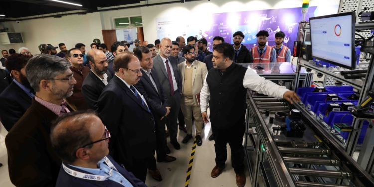 National Seminar on Scientific Honey Beekeeping Begins at IUST