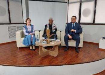 J&K LG Sinha Hands Over Buddhist Exhibitions to Kalmyk Museum in Russia