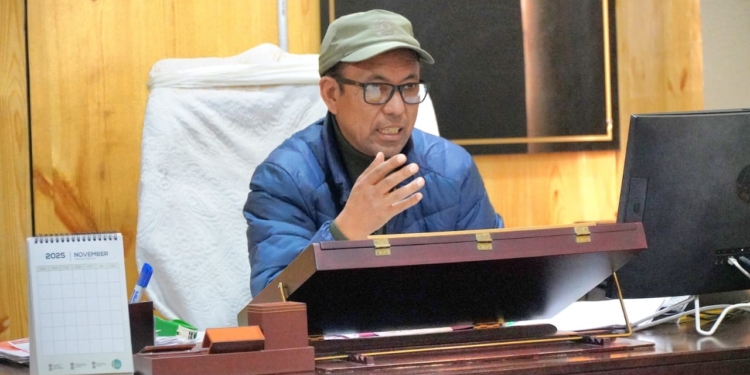 EC Punchok Tashi Reviews Fertilizer Procurement Strategy with Cooperative Department Officials for Kargil District