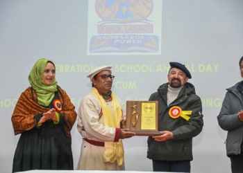 CEC Kargil, Dr. Jaffer Akhoon Attends Annual Day-cum-Magazine Release Ceremony of Govt. Girls Higher Secondary School Kargil