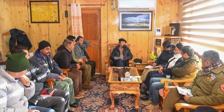 CEC Kargil Chairs Meeting to Finalize Arrangements for AN-32 Winter Courier Service