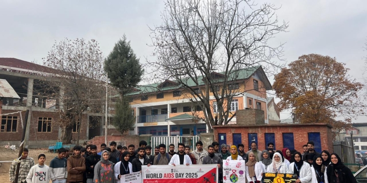 IUST’s Alamdar Memorial College Observes World AIDS Day