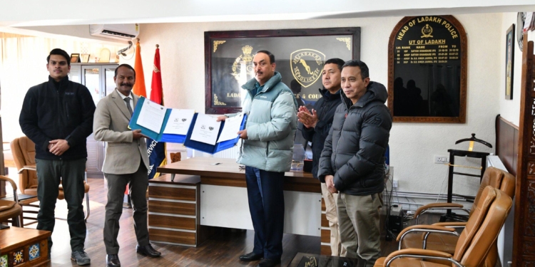 Rashtriya Raksha University, Gujarat signs MoU with Ladakh Police for smart policing