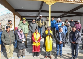 CEC Dr Jaffer Akhoon flags off school students on exposure tour