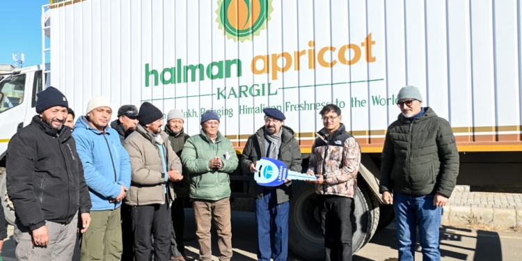 CEC Kargil Hands Over Refrigerated Transport Vehicle to Boost Ladakh’s Horticulture Supply Chain