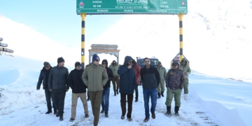 DC, SSP Kargil Review Zojila Pass; Assure Early Reopening of Srinagar–Kargil Highway After Snowfall