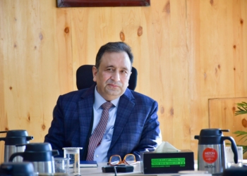 Chief Secretary Shri Ashish Kundra interacts with JKAS Officers in Leh